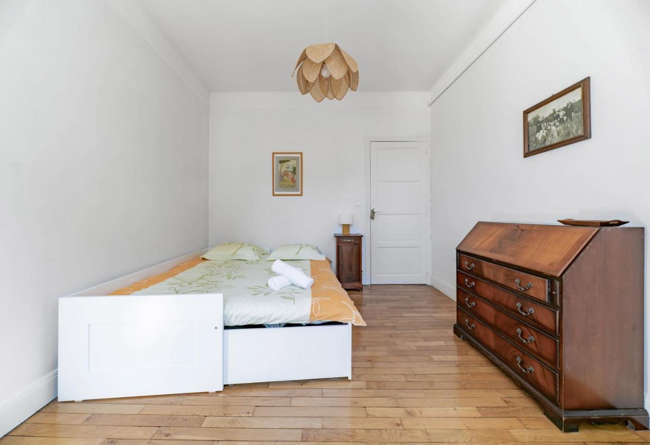 Le Belfort - Grand Appartement Avec Terrasse Et Parking Prive Vichy Exteriör bild
